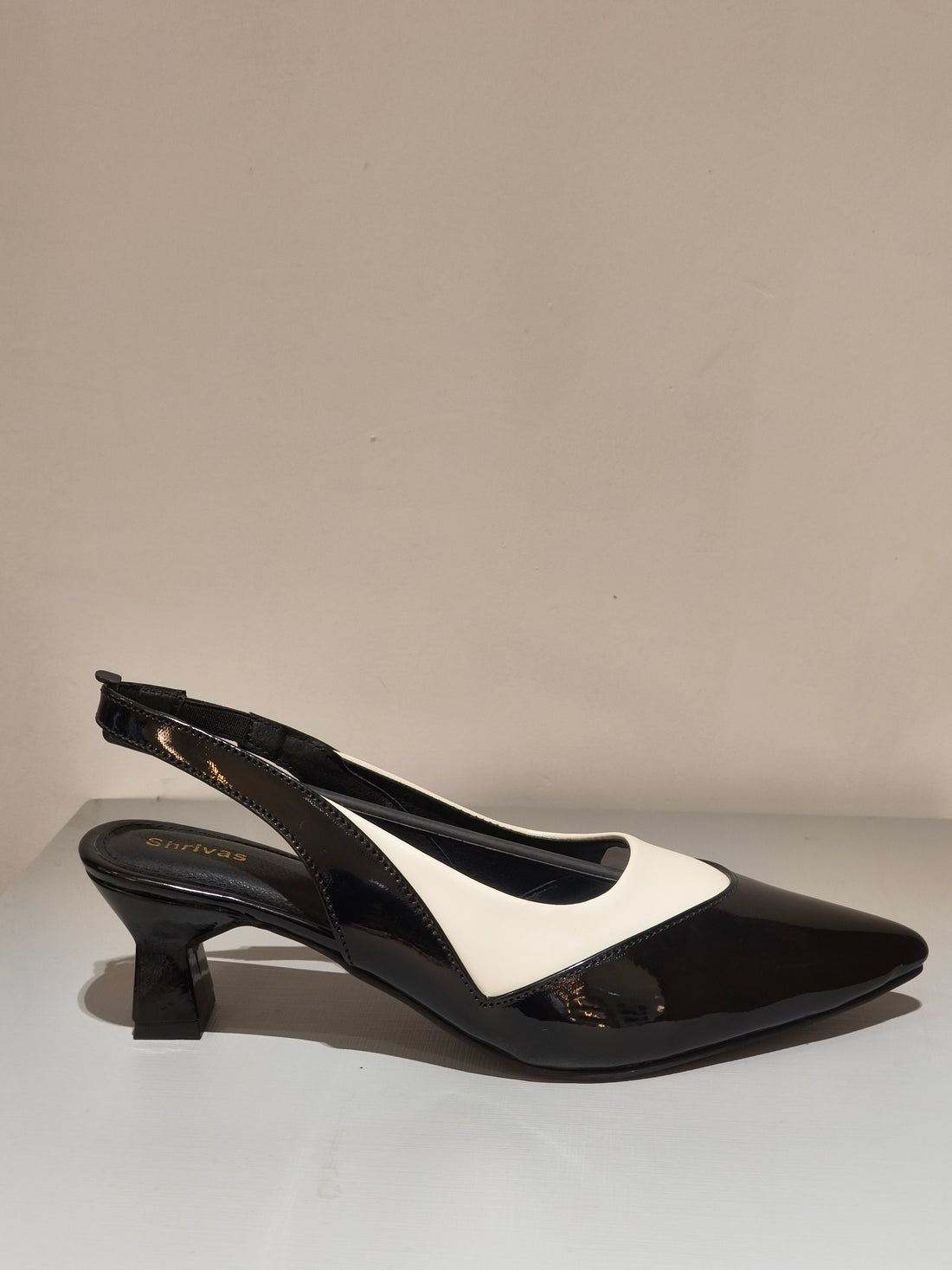 Arian - Black & Cream