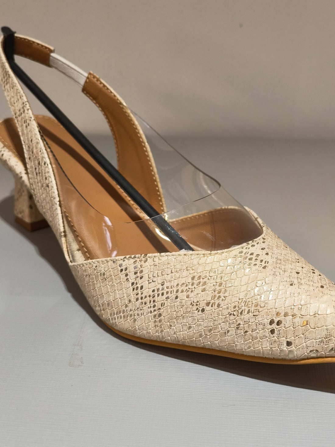 Arian - Cream & Transparent