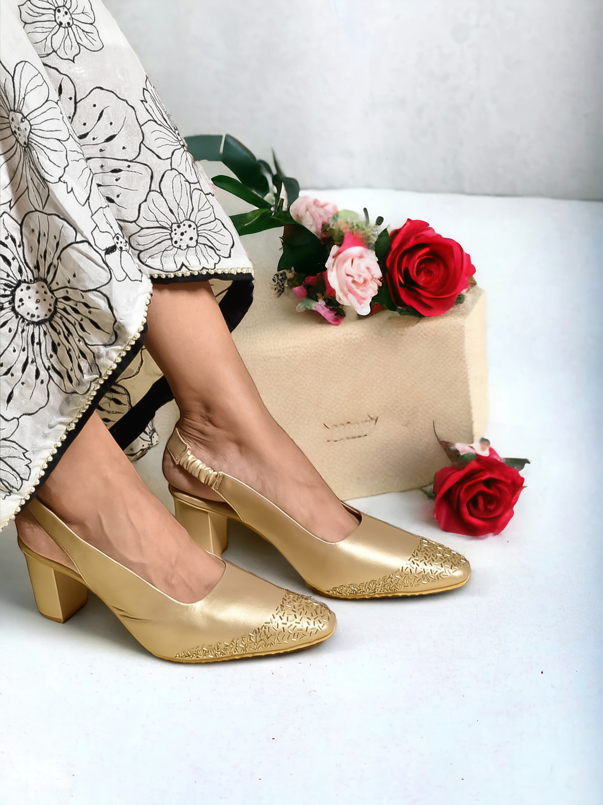 Saima- Gold